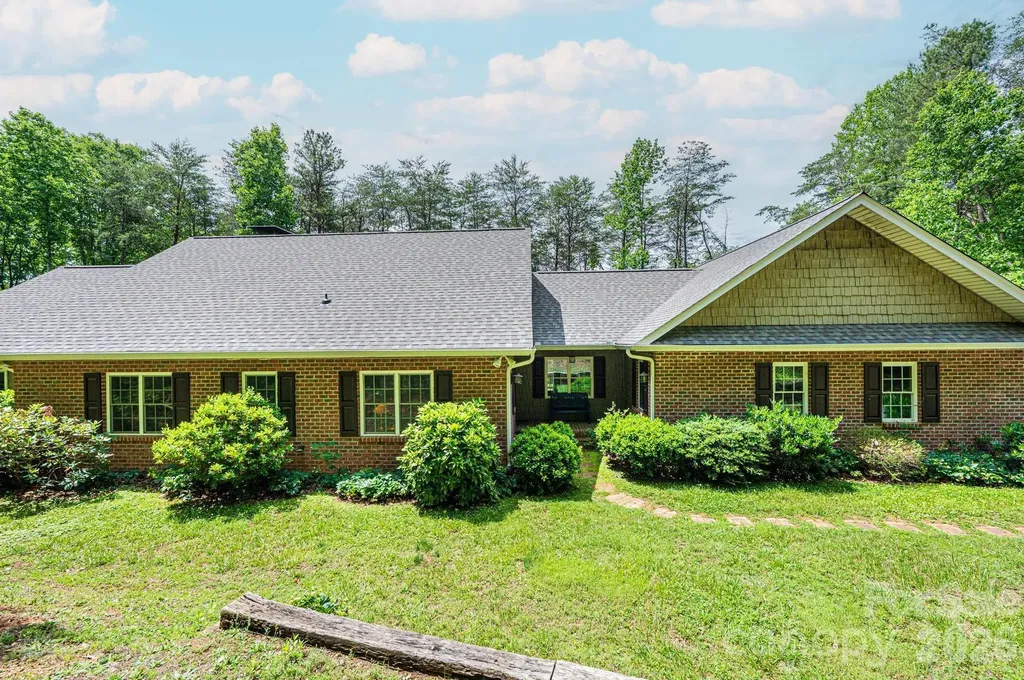 6889 Greedy Highway Hickory NC 28602