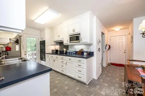 6889 Greedy Highway Hickory NC 28602