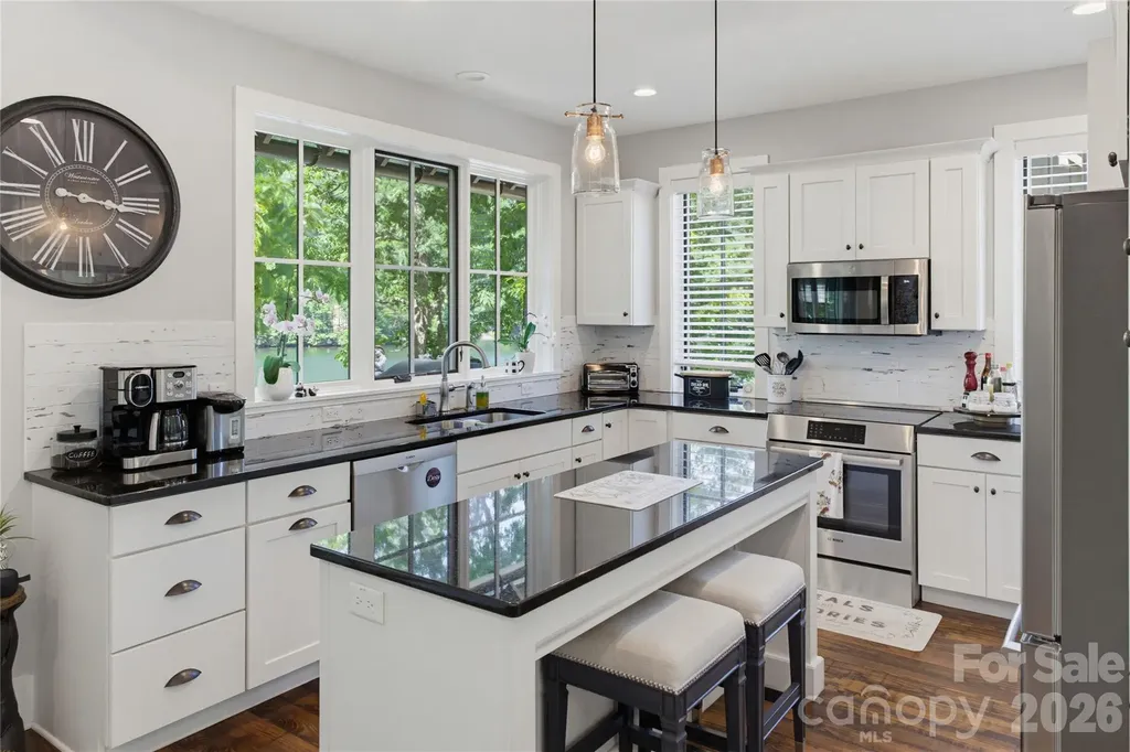 561 Harbor Ridge Drive Tuckasegee NC 28783
