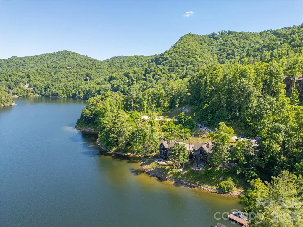 561 Harbor Ridge Drive Tuckasegee NC 28783