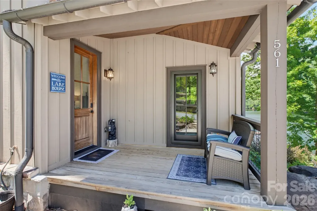 561 Harbor Ridge Drive Tuckasegee NC 28783