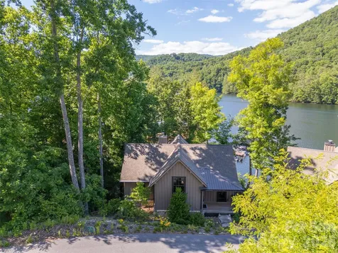 561 Harbor Ridge Drive Tuckasegee NC 28783