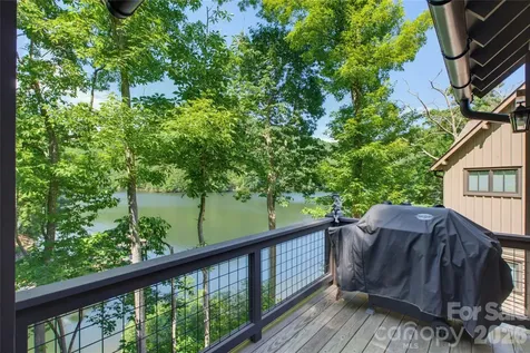 561 Harbor Ridge Drive Tuckasegee NC 28783