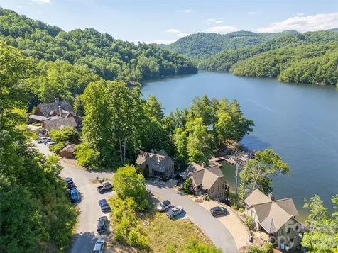 561 Harbor Ridge Drive Tuckasegee NC 28783