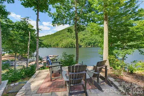 561 Harbor Ridge Drive Tuckasegee NC 28783