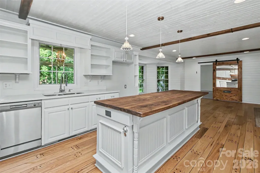 6117 Cherry Tree Lane Charlotte NC 28270