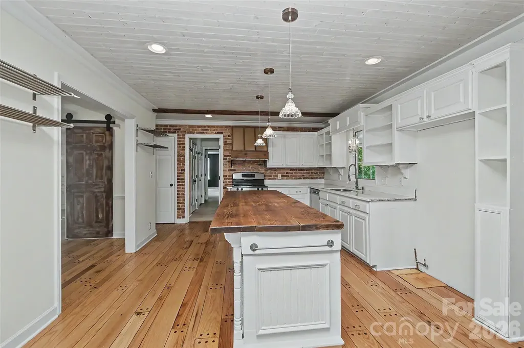 6117 Cherry Tree Lane Charlotte NC 28270