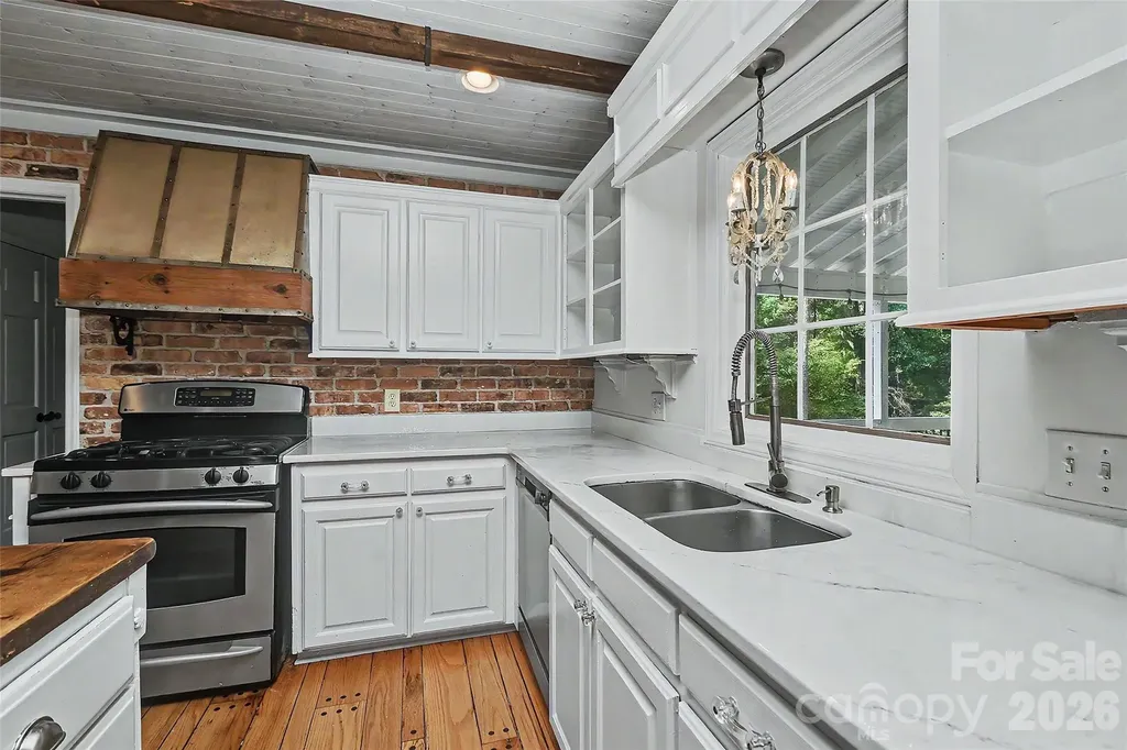 6117 Cherry Tree Lane Charlotte NC 28270