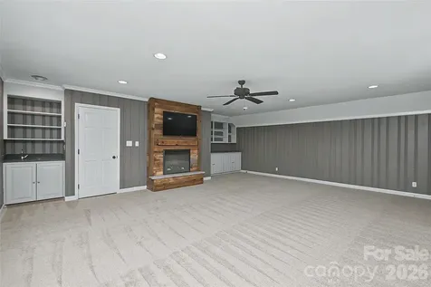 6117 Cherry Tree Lane Charlotte NC 28270