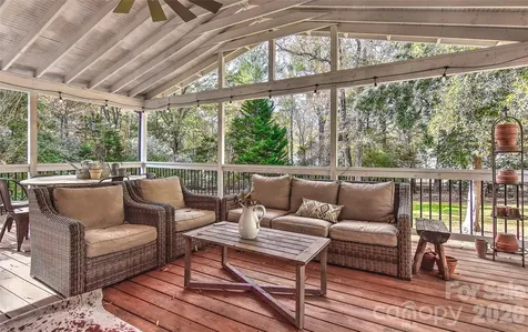 6117 Cherry Tree Lane Charlotte NC 28270