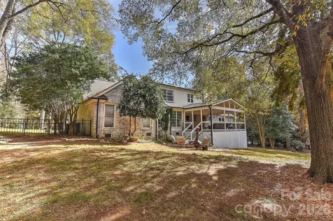 6117 Cherry Tree Lane Charlotte NC 28270