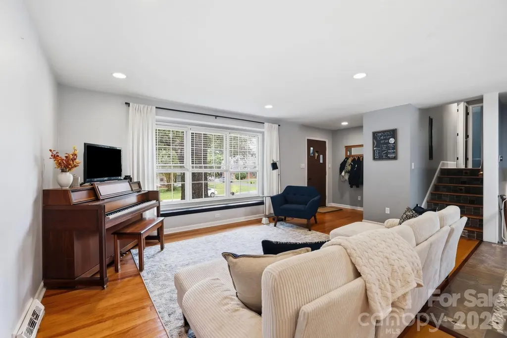 7419 Meadowdale Lane Charlotte NC 28212