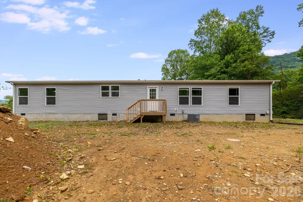 22 Split Pine Cove Clyde NC 28721