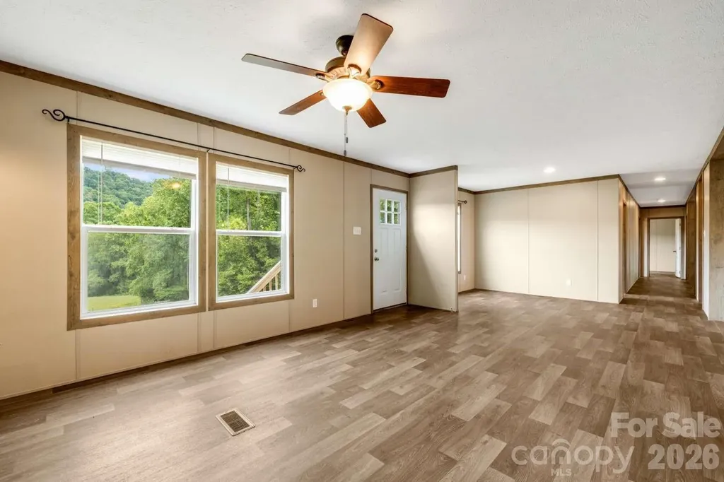 22 Split Pine Cove Clyde NC 28721