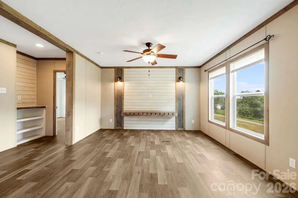 22 Split Pine Cove Clyde NC 28721