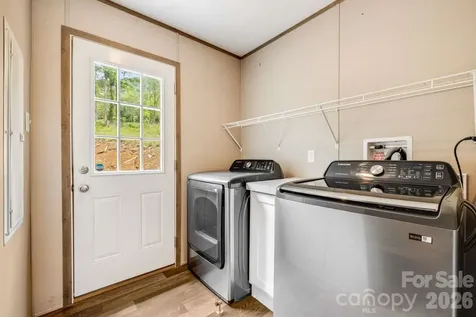 22 Split Pine Cove Clyde NC 28721