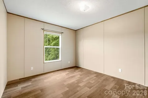 22 Split Pine Cove Clyde NC 28721