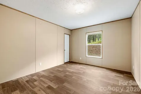 22 Split Pine Cove Clyde NC 28721