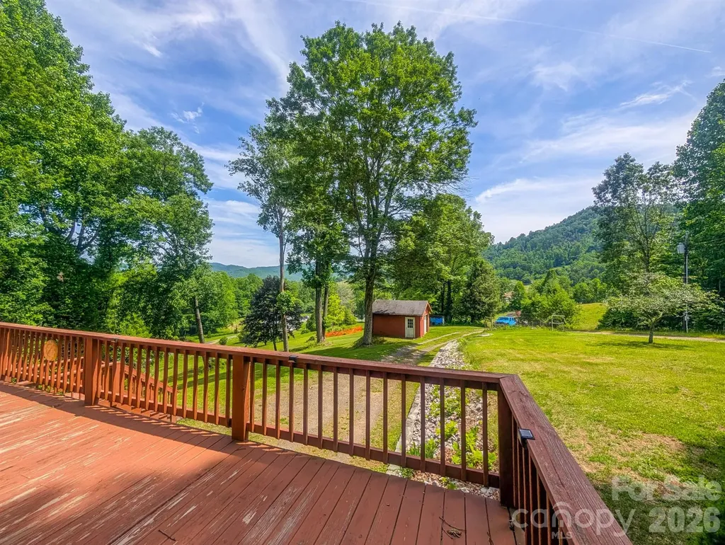 114 Dewberry Lane Burnsville NC 28705
