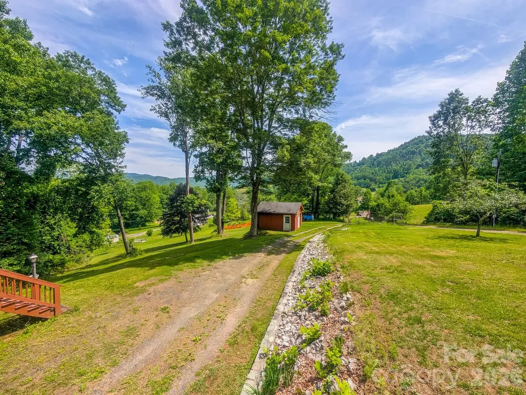 114 Dewberry Lane Burnsville NC 28705