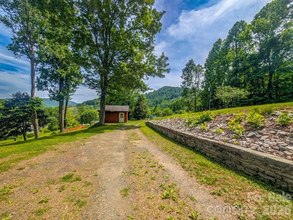 114 Dewberry Lane Burnsville NC 28705