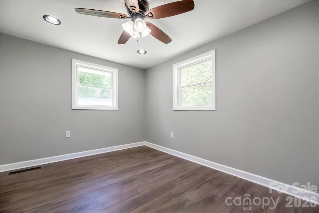 404 Dogwood Lane Statesville NC 28625
