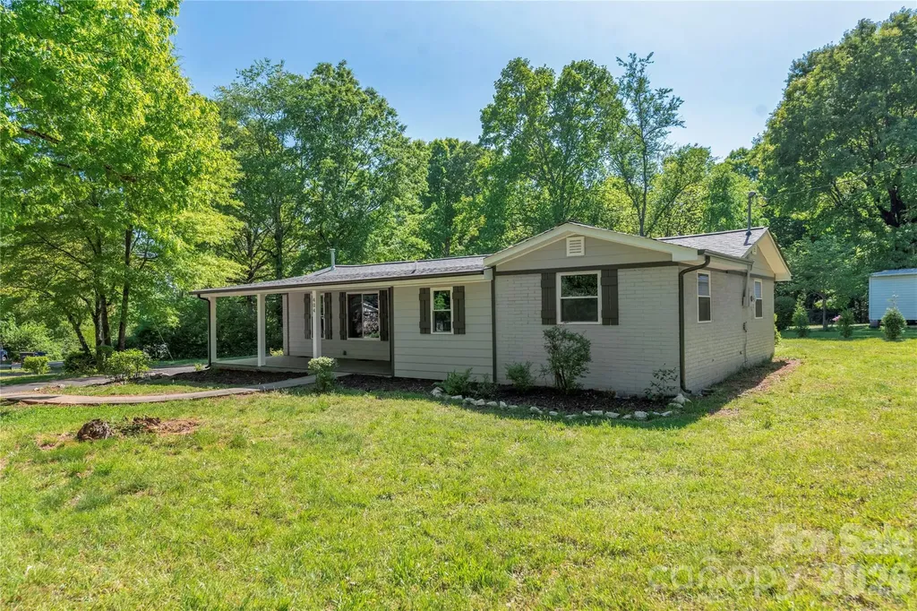 404 Dogwood Lane Statesville NC 28625