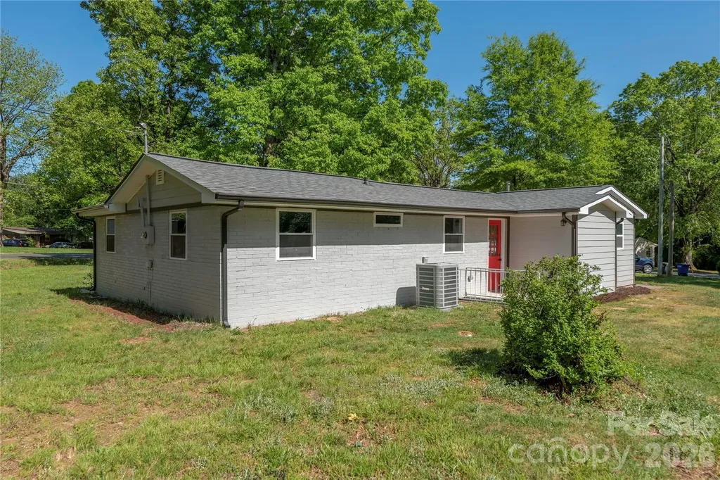 404 Dogwood Lane Statesville NC 28625