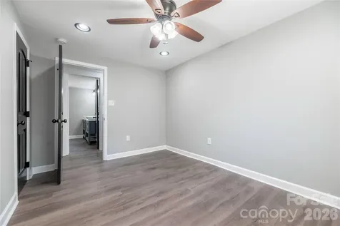 404 Dogwood Lane Statesville NC 28625