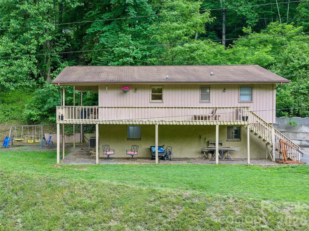 839 Mckinney Road Burnsville NC 28714