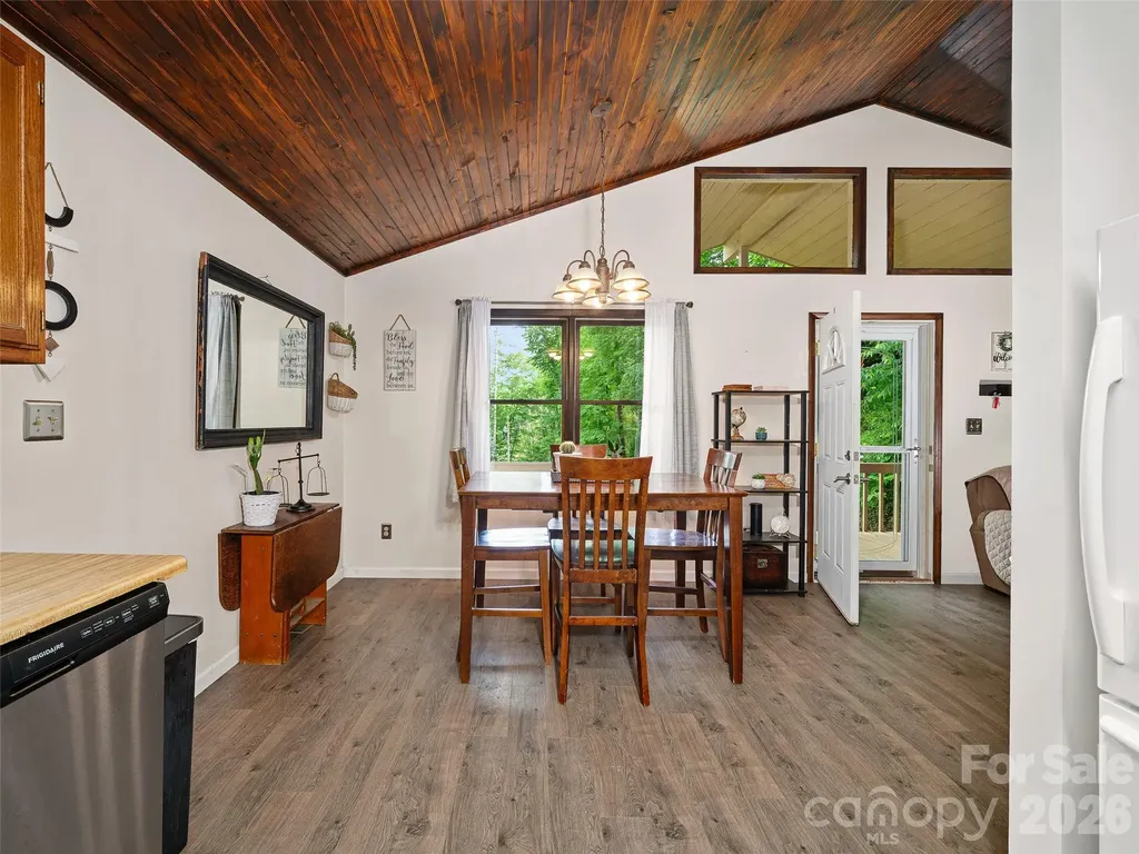 839 Mckinney Road Burnsville NC 28714