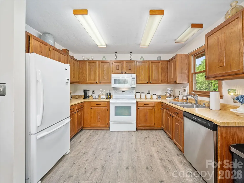 839 Mckinney Road Burnsville NC 28714