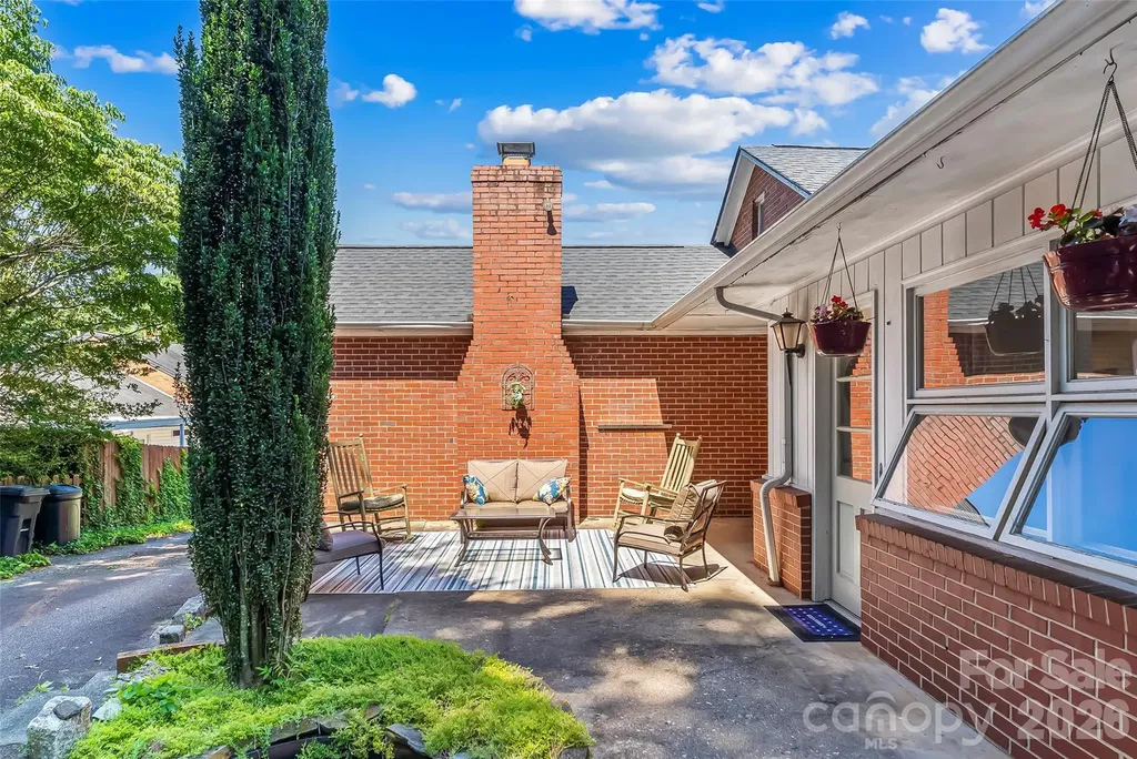 101 Falls Street Morganton NC 28655