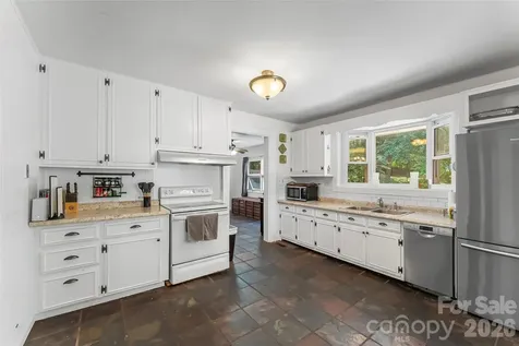 101 Falls Street Morganton NC 28655