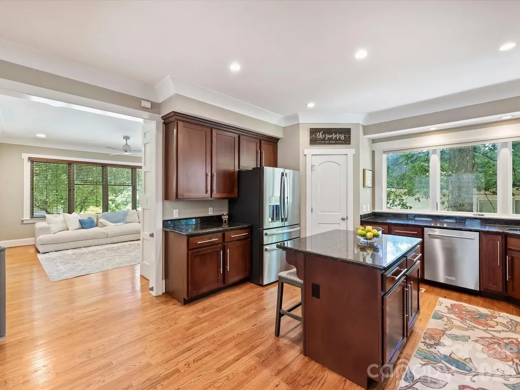 2024 Rozzelles Ferry Road Charlotte NC 28208