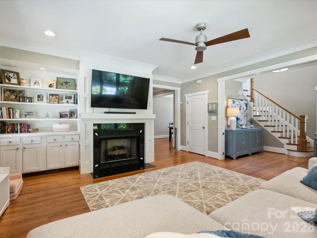 2024 Rozzelles Ferry Road Charlotte NC 28208
