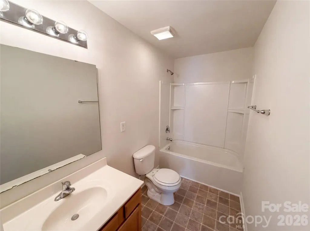 2534 Stream Bank Drive Charlotte NC 28269