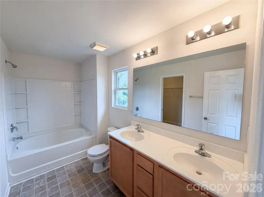 2534 Stream Bank Drive Charlotte NC 28269
