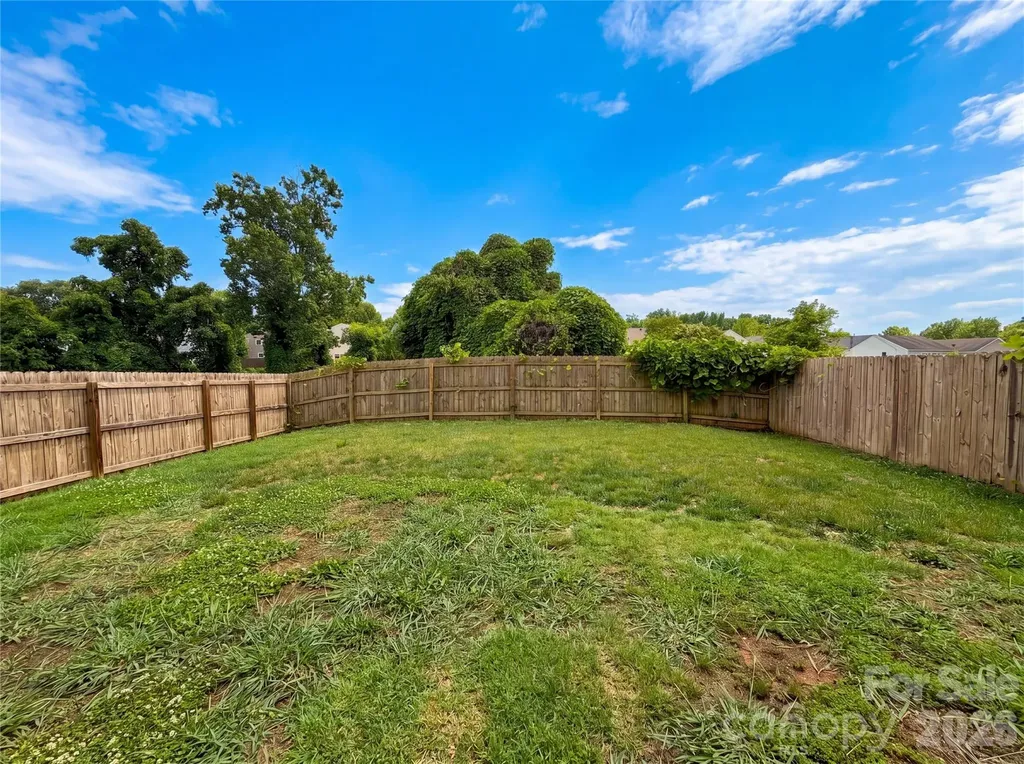 2534 Stream Bank Drive Charlotte NC 28269