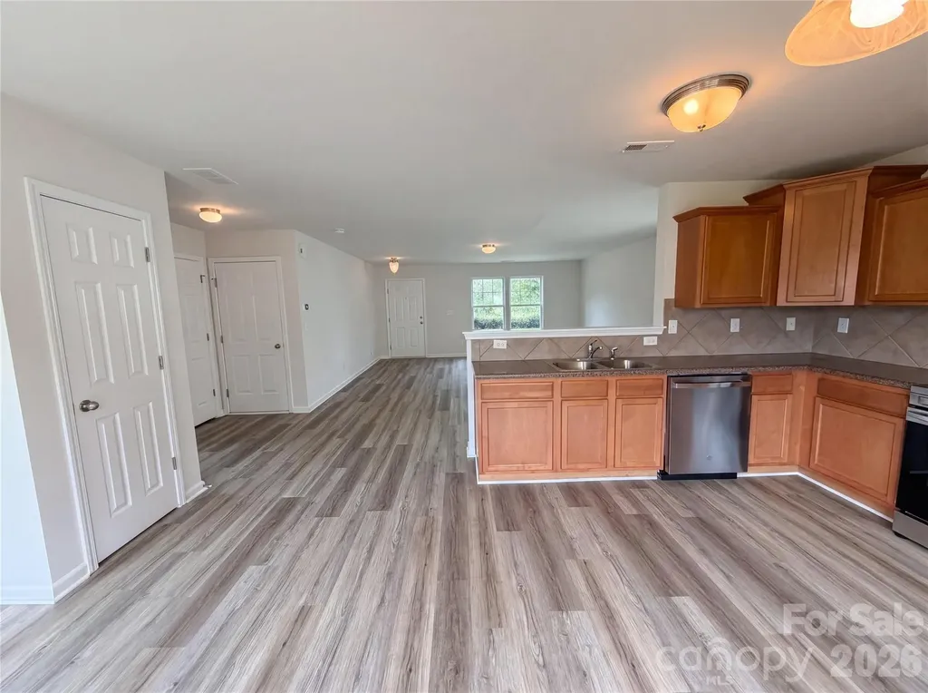 2534 Stream Bank Drive Charlotte NC 28269