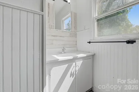 1208 E Arch Street Lancaster SC 29720