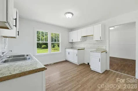 1208 E Arch Street Lancaster SC 29720