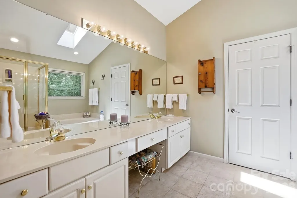 12100 Provincetowne Drive Charlotte NC 28277