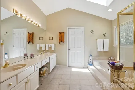 12100 Provincetowne Drive Charlotte NC 28277
