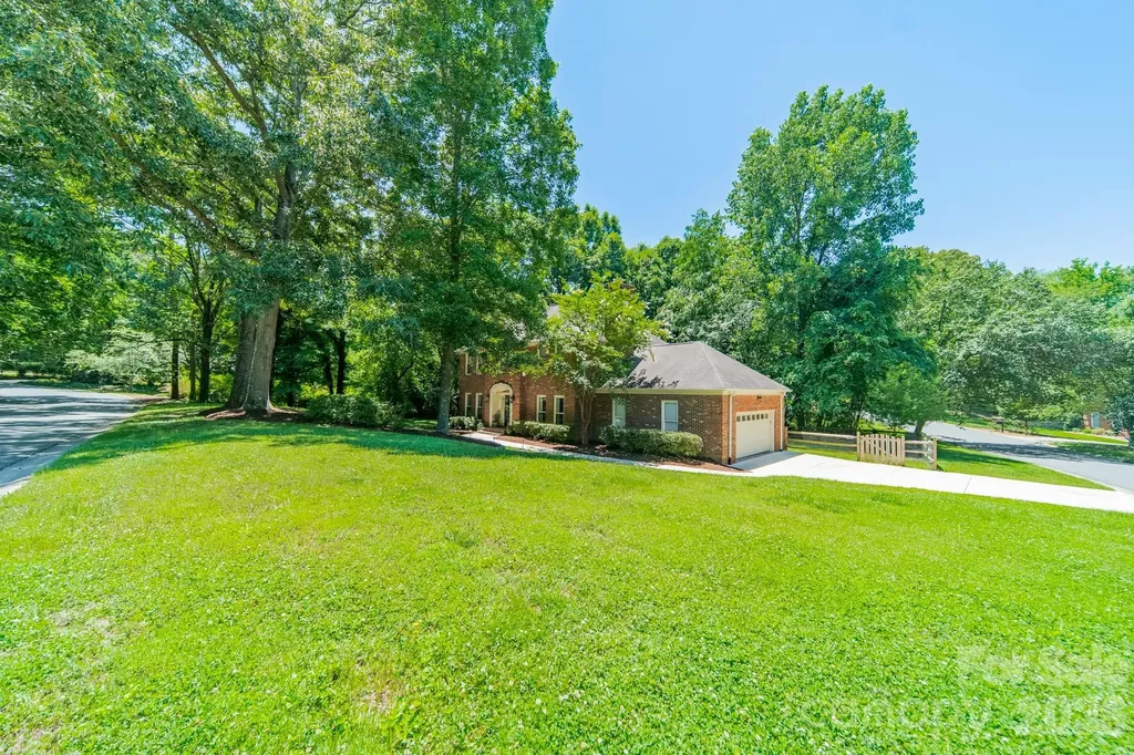 506 Abbotsford Court Charlotte NC 28270