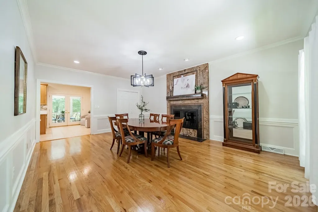 506 Abbotsford Court Charlotte NC 28270