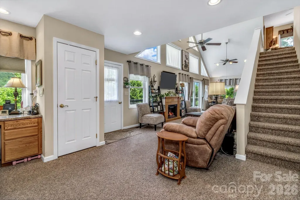 305 Majestic Mountain Drive Burnsville NC 28714