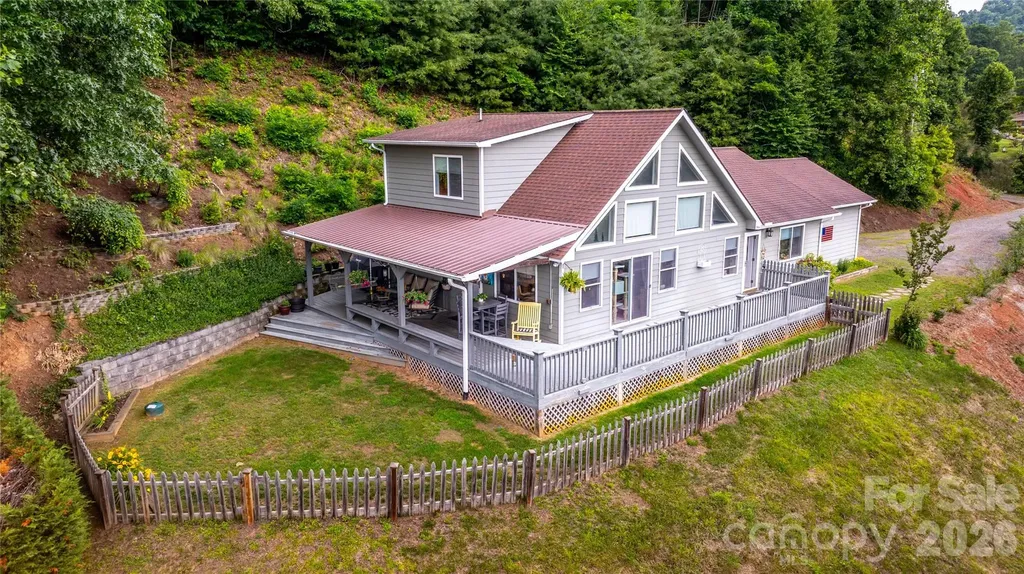 305 Majestic Mountain Drive Burnsville NC 28714