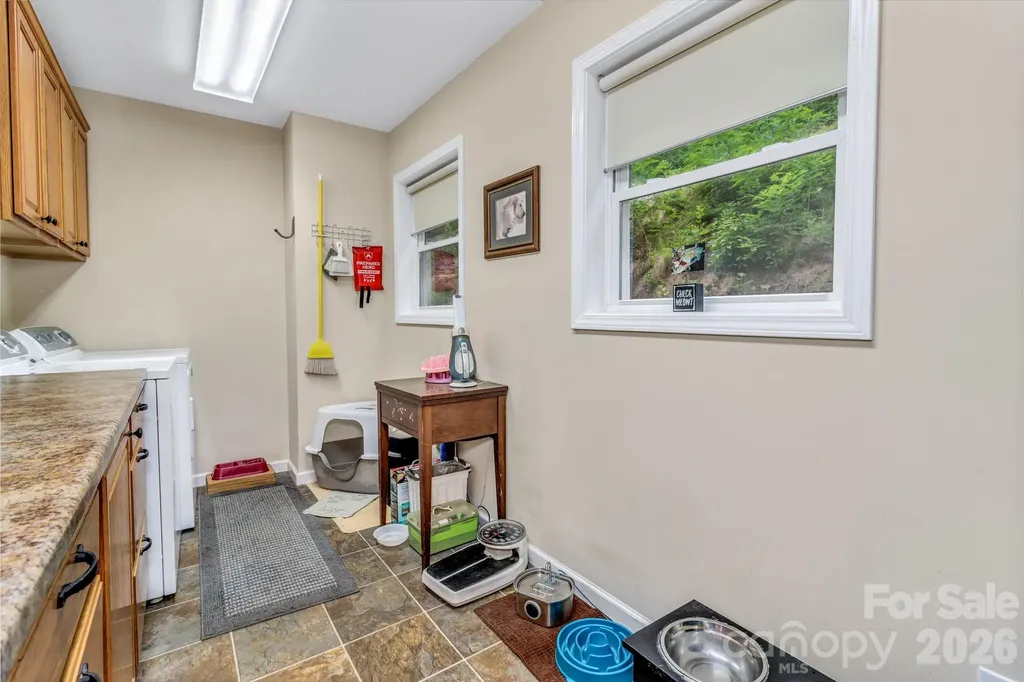 305 Majestic Mountain Drive Burnsville NC 28714