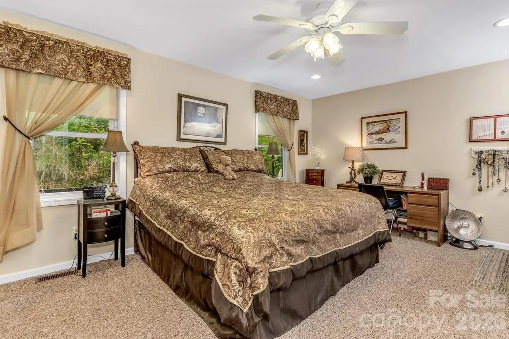 305 Majestic Mountain Drive Burnsville NC 28714